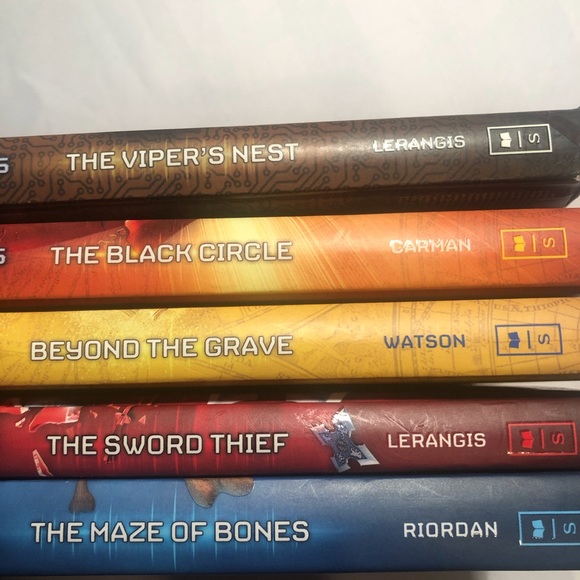 😎 *5*  “39 CLUES” books, hardcover - Picture 3 of 8